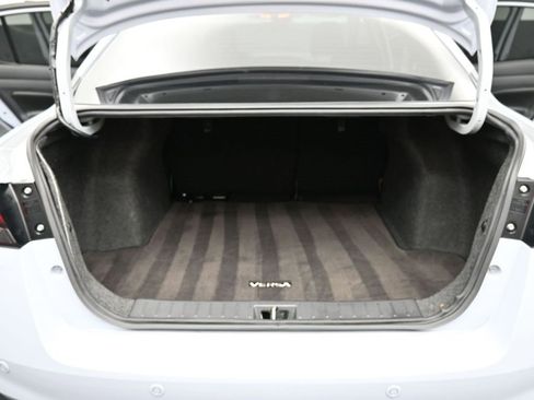 Used 2023 Nissan Versa SR w/ Trunk Package image 18