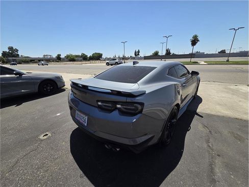 Used 2019 Chevrolet Camaro SS RWD image 5