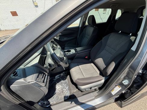Used 2025 Nissan Rogue SV FWD image 39