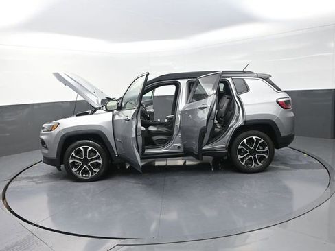 Used 2024 Jeep Compass Limited AWD/4WD image 41