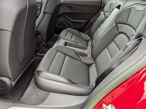 Used 2022 Porsche Taycan 4S image 15
