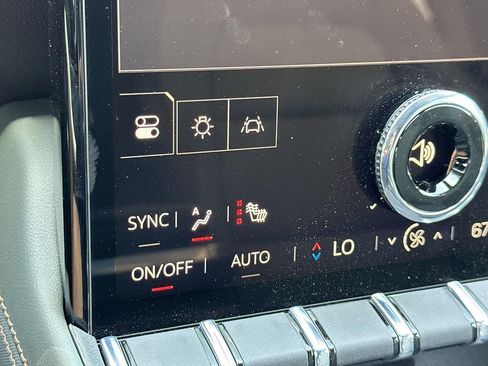 New 2026 GMC Terrain AT4 w/ Technology Package II AWD/4WD image 17