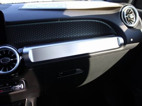 New 2024 Mercedes-Benz EQB 300 4MATIC image 34