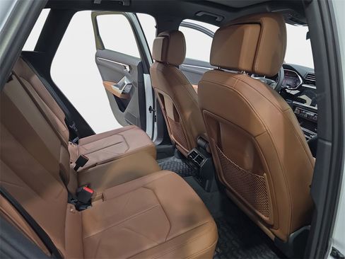 Certified 2025 Audi Q3 2.0T Premium Plus w/ Premium Plus Package image 13