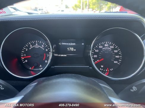 Used 2017 Ford Mustang Coupe RWD image 29