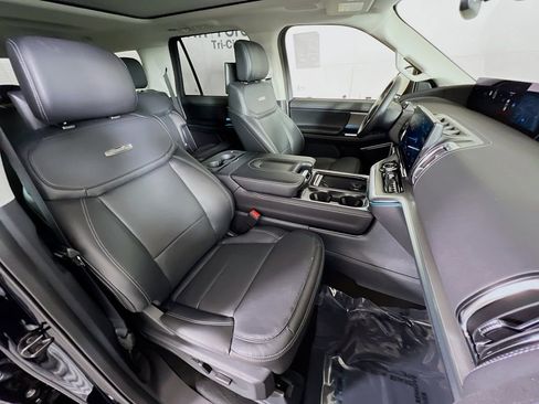 New 2026 Ford Expedition Max Platinum image 19