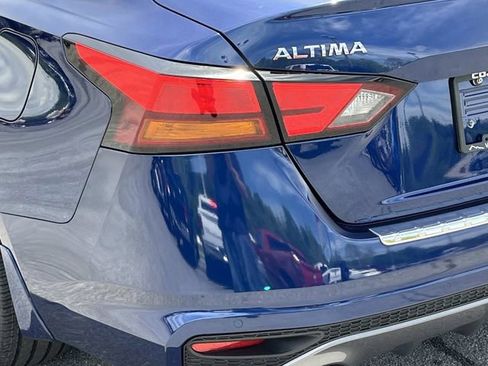 Used 2021 Nissan Altima 2.5 SR FWD image 6