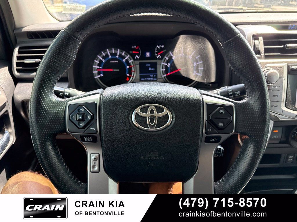 Used 2018 Toyota 4Runner SR5 AWD/4WD image 22
