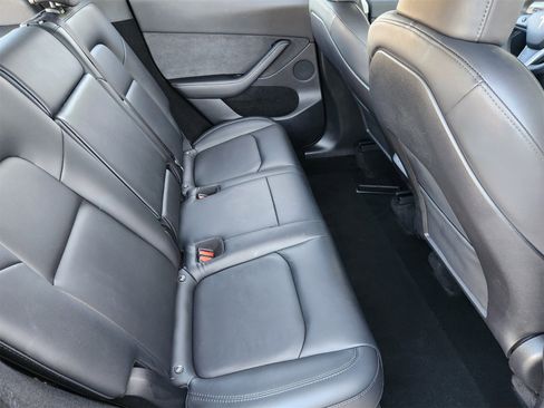 Used 2023 Tesla Model Y Long Range image 31