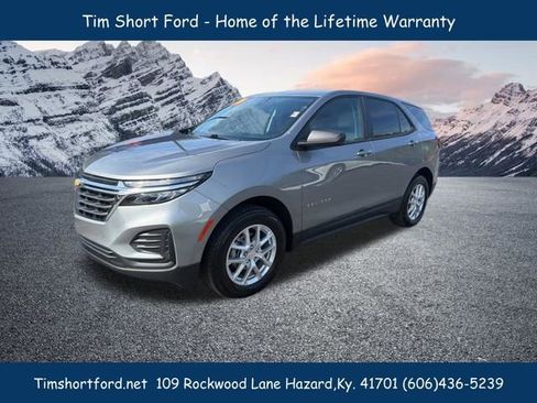 Used 2024 Chevrolet Equinox LS w/ LS Convenience Package image 2