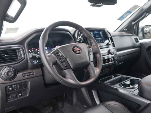 Used 2022 Nissan Titan PRO-4X w/ Pro-4x Convenience Package AWD/4WD image 27
