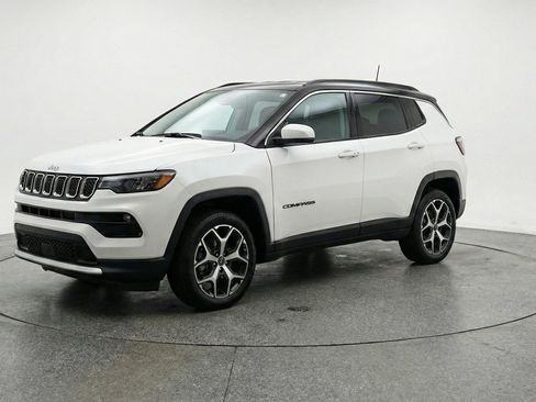 Used 2025 Jeep Compass Limited AWD/4WD image 3
