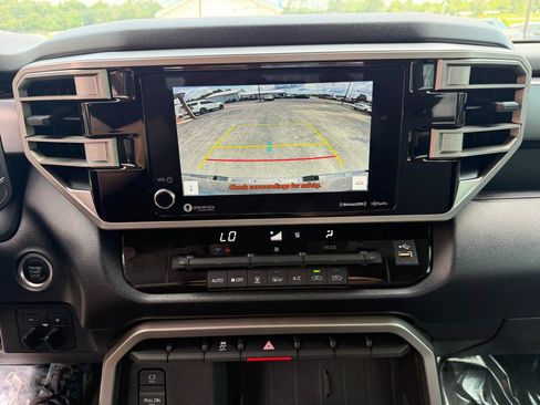 Used 2022 Toyota Tundra SR5 AWD/4WD image 29