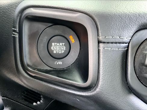 Used 2024 Jeep Wrangler Unlimited Rubicon AWD/4WD image 35