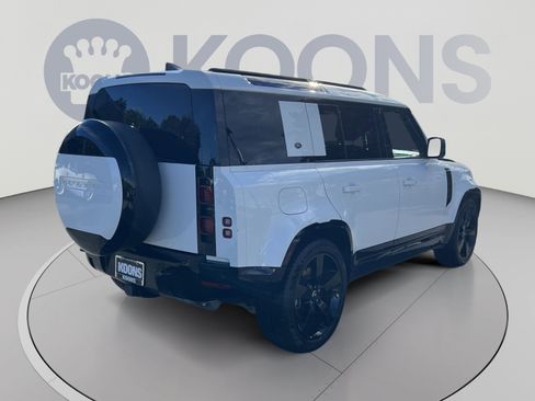 Used 2024 Land Rover Defender 110 X-Dynamic SE AWD/4WD image 7