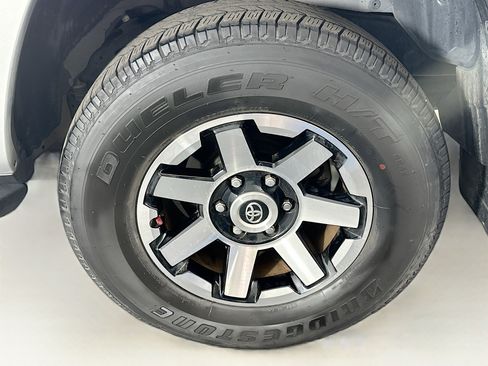 Used 2020 Toyota 4Runner TRD Off-Road Premium image 11