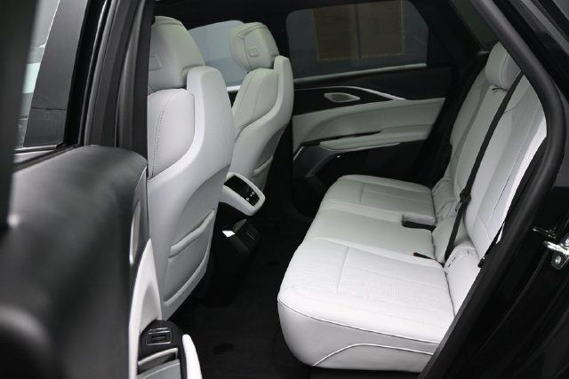 Used 2024 Cadillac Lyriq Sport AWD/4WD image 13