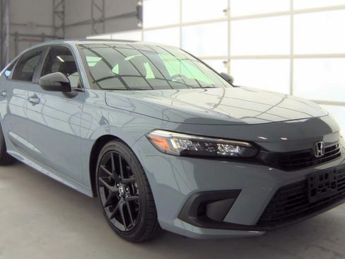 Used 2023 Honda Civic Sport image 4