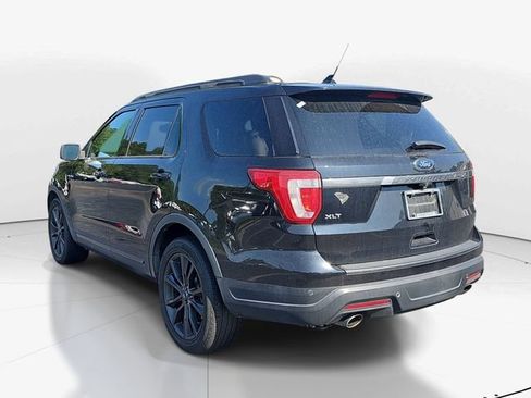 Used 2019 Ford Explorer XLT w/ Equipment Group 202A FWD image 5