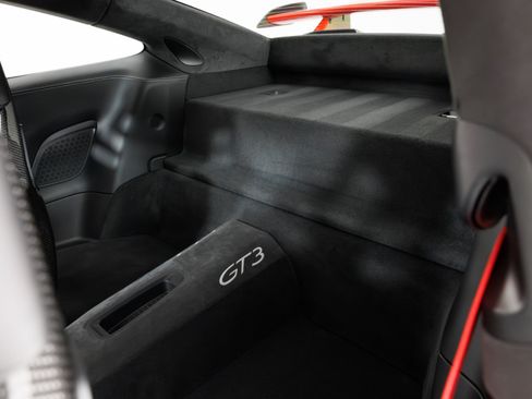 Used 2018 Porsche 911 GT3 w/ Sport Chrono Package RWD image 43
