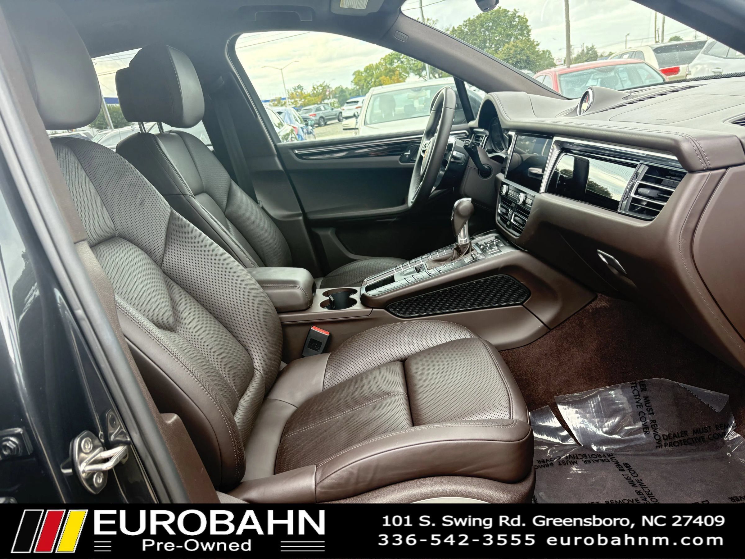 Used 2021 Porsche Macan S AWD/4WD image 16