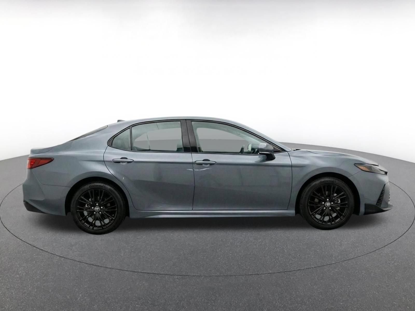 Used 2026 Toyota Camry SE FWD image 9