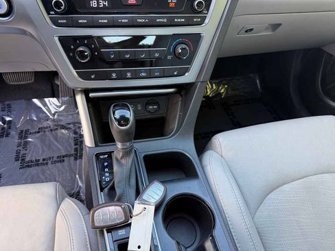 Used 2016 Hyundai Sonata Sport w/ Option Group 1V FWD image 19