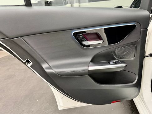 Used 2023 Mercedes-Benz C 300 Sedan image 39