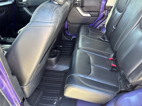 Used 2017 Jeep Wrangler Unlimited Sahara w/ Max Tow Package image 20