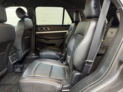 Used 2017 Ford Explorer XLT w/ Equipment Group 202A image 16