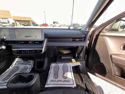 New 2024 Hyundai Ioniq 5 SEL image 22