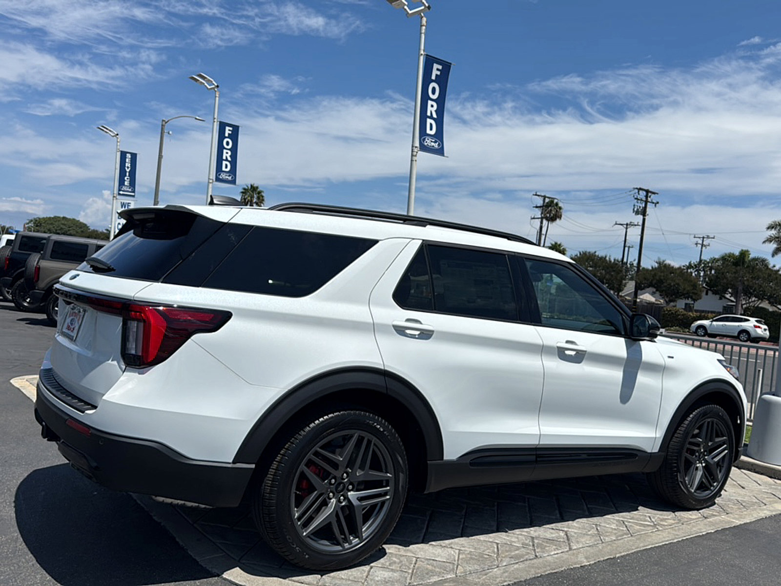 New 2026 Ford Explorer ST-Line w/ ST-Line Street Pack RWD image 2