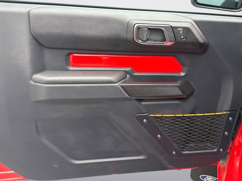 Used 2024 Ford Bronco Badlands image 9