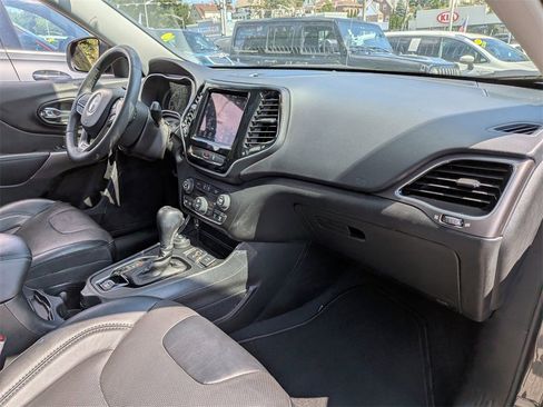 Used 2022 Jeep Cherokee Limited image 23