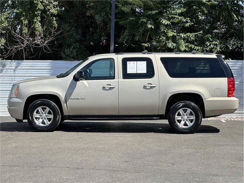 Used 2012 GMC Yukon XL SLE w/ Convenience Package AWD/4WD image 13