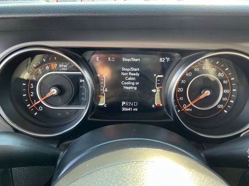 Used 2022 Jeep Wrangler Unlimited Sport image 32