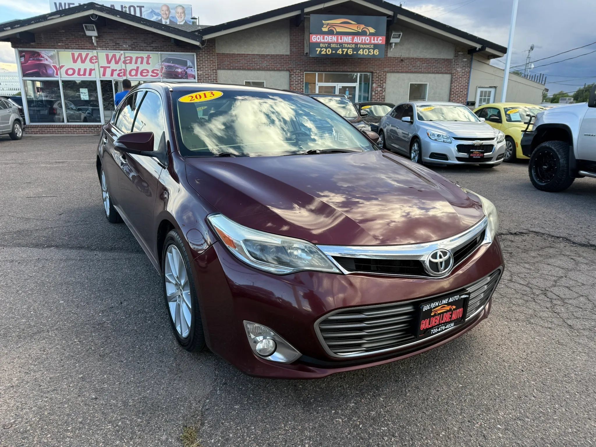 Used 2013 Toyota Avalon XLE Touring FWD image 2