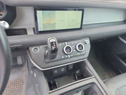 Used 2022 Land Rover Defender 110 SE AWD/4WD image 38