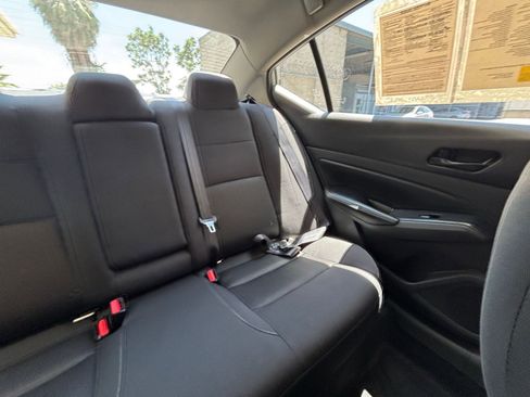 Used 2025 Nissan Altima 2.5 SV FWD image 38