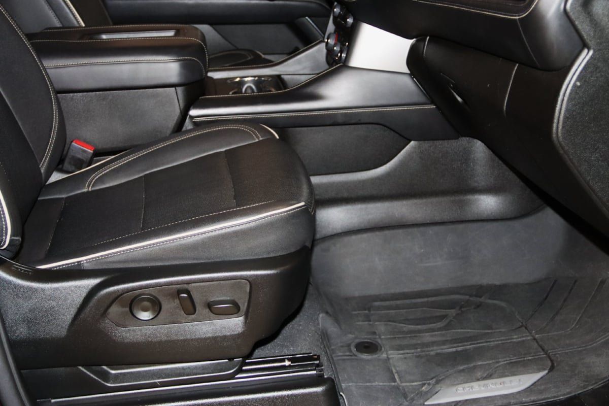 Used 2023 Chevrolet Tahoe Premier AWD/4WD image 54