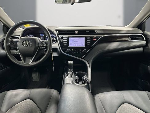 Used 2018 Toyota Camry LE FWD image 18