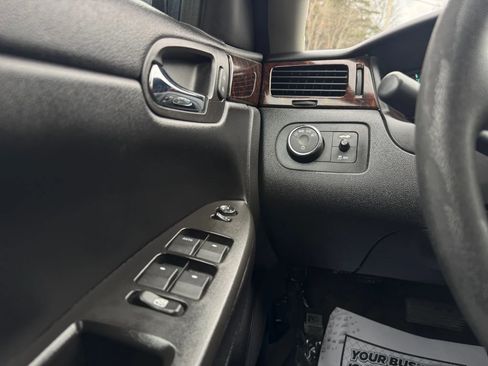 Used 2015 Chevrolet Impala Limited LS image 23