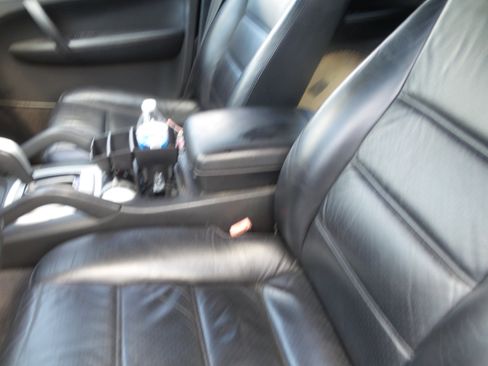 Used 2004 Porsche Cayenne Turbo image 50