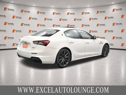 Used 2022 Maserati Ghibli Modena RWD image 5