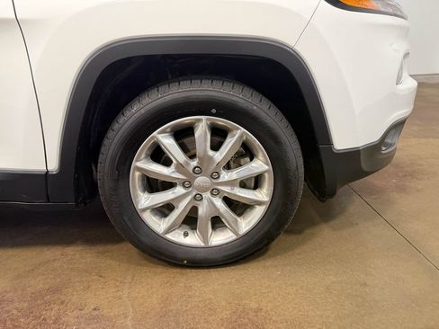 Used 2017 Jeep Cherokee Limited AWD/4WD image 86