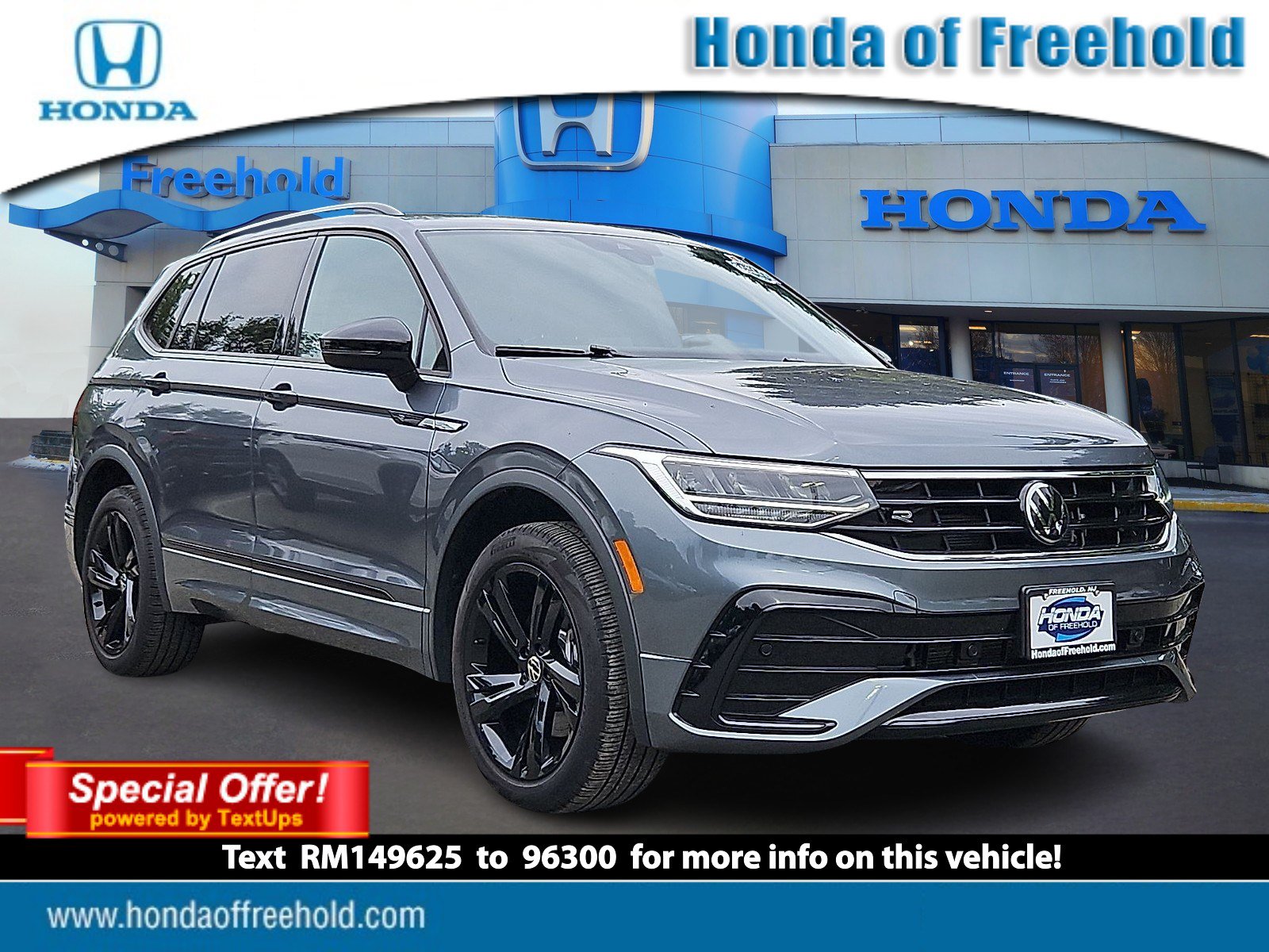 Used 2024 Volkswagen Tiguan SE R-Line AWD/4WD image 1