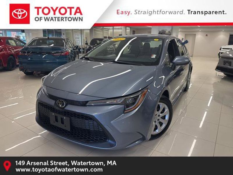 Certified 2022 Toyota Corolla LE image 1