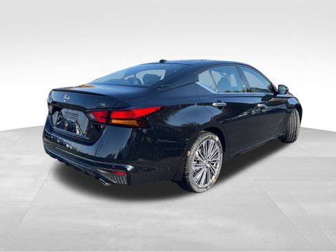 New 2025 Nissan Altima 2.5 SL image 8