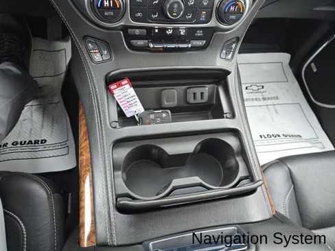 Used 2020 Chevrolet Suburban Premier image 17