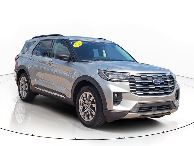 Used 2025 Ford Explorer Active w/ Active Comfort Package AWD/4WD image 3